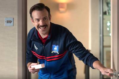 ‘Ted Lasso’ S2: Jason Sudeikis Avoids The Sophomore Slump With Another Winning Season [Review] - theplaylist.net