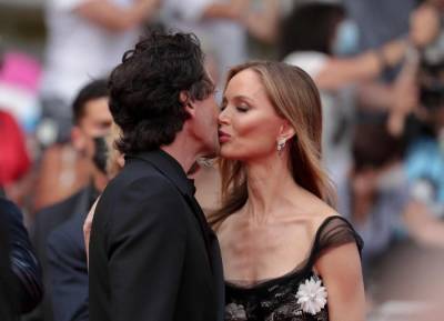 Loved up Adrien Brody locks lips with Harvey Weinstein’s ex-wife on Cannes red carpet - evoke.ie - France