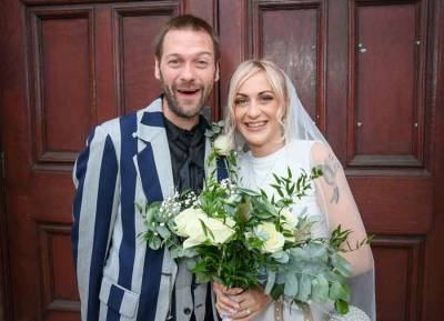 Kasabian star Tom Meighan marries his partner after pleading guilty to assaulting her - evoke.ie - Britain