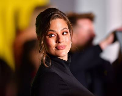 Ashley Graham Showcases Blossoming Baby Bump In Cowgirl-Themed Photos - etcanada.com