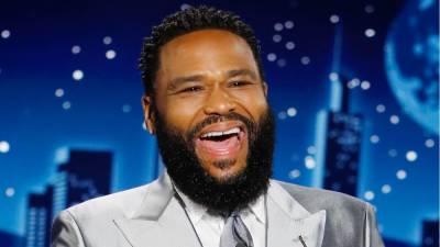 Anthony Anderson Spends $1200 to Find Someone Who Can Spell NBA Finals MVP Giannis Antetokounmpo’s Name (Video) - thewrap.com - county Bucks