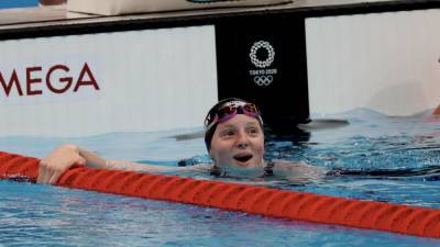 Lydia Jacoby, 17-Year-Old U.S. Swimmer, Wins Olympic Gold Wearing Her Pink Childhood Goggles - www.etonline.com - state Alaska - Tokyo