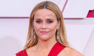 Reese Witherspoon posts incredibly rare photo with husband for heartfelt reason - hellomagazine.com