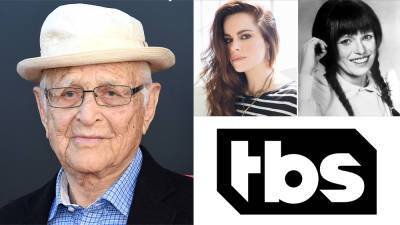 ‘Mary Hartman, Mary Hartman’ Remake Starring Emily Hampshire Lands At TBS On Norman Lear’s 99th Birthday - deadline.com