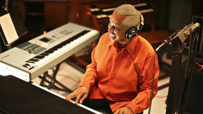 Clarence McDonald Dies: Grammy-Winning Keyboard Player & Producer Was 76 - deadline.com - Las Vegas