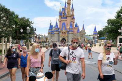 Disneyland, Disney World reinstate indoor masks amid COVID rise - nypost.com - California - Florida