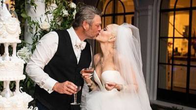 Blake Shelton Says He and Gwen Stefani Had 'a Hard Time' Getting Through Emotional Wedding Vows - www.etonline.com
