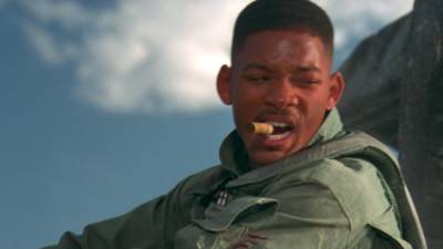 Why Will Smith Loved 'Independence Day's Portrayal of How Los Angeles Would React to UFO (Flashback) - www.etonline.com - Los Angeles