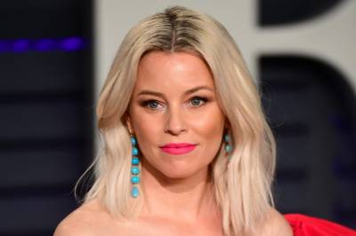 Elizabeth Banks Recalls Being Self-Conscious About Her ‘Chicken Legs’ And ‘Raging Acne’ - etcanada.com - county Banks
