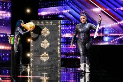 ‘America’s Got Talent’: Mother-Daughter Danger Duo Terrifies Judges With Potentially Deadly Arrow Stunt - etcanada.com