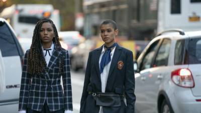 'Gossip Girl' Reboot: Costume Designer on the New Generation's Style -- Shop the Looks (Exclusive) - www.etonline.com