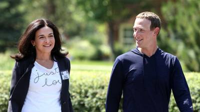 Facebook’s Mark Zuckerberg and Sheryl Sandberg Make Nice in Sun Valley Just After NY Times Takedown - thewrap.com - city Sandberg