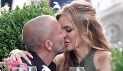 ‘Selling Sunset’s Jason Oppenheim, Chrishell Stause pack on PDA in Rome after she confirms romance with broker - www.foxnews.com - Spain - Italy - Rome