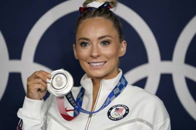MyKayla Skinner Dedicates Silver Medal Win At Tokyo Olympics To Simone Biles - deadline.com - Tokyo - Arizona