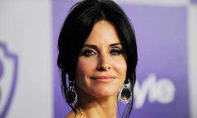 Courteney Cox takes us behind-the-scenes of her exciting new project in hilarious video - hellomagazine.com
