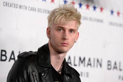 Machine Gun Kelly Reveals Whether He Actually Shaved His Head In New Music Video For ‘Papercuts’ - etcanada.com