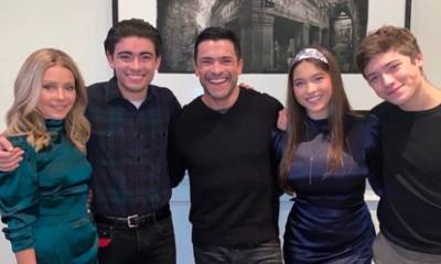 Michael Consuelos says he is more reserved than his famous parents - us.hola.com