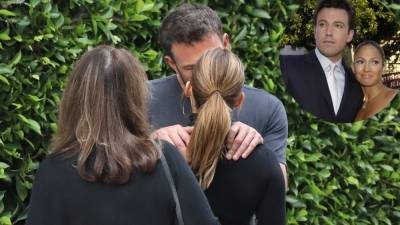 Jennifer Lopez and Ben Affleck Share a Passionate Kiss as She Leaves His Home - www.etonline.com - California