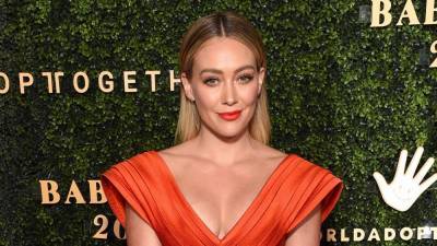 Hilary Duff Shares Symptoms After Contracting Breakthrough Case of COVID-19 - www.etonline.com