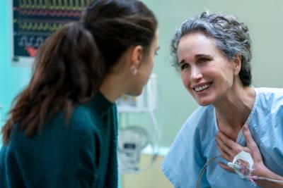 Margaret Qualley And Mom Andie MacDowell Star Together In First Trailer For ‘Maid’ - etcanada.com