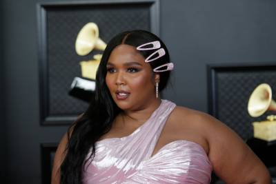 Lizzo Reacts To ‘Full House’ Star Bob Saget Lip-Syncing To ‘Rumors’: ‘Cut It Out!’ - etcanada.com