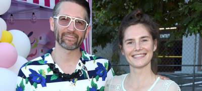 Amanda Knox Is Pregnant, Expecting First Child with Christopher Robinson - www.justjared.com