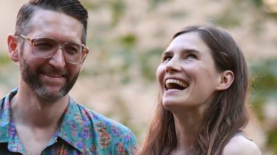 Amanda Knox Is Pregnant, Expecting Baby With Husband Christopher Robinson - www.etonline.com