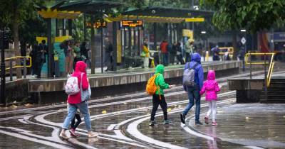 Met Office issue yellow weather warning for thunderstorms in Greater Manchester - hour by hour forecast for every borough - www.manchestereveningnews.co.uk - Manchester