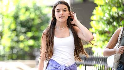 Suri Cruise, 15, Looks Just Like Mom Katie Holmes In Her ‘Dawson’s Creek’ Days While Out In NYC - hollywoodlife.com - New York - county Holmes