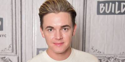 Jesse McCartney is All For A 'Summerland' Reboot: 'Any Excuse To Be Shooting On The Beach Again' - www.justjared.com - USA
