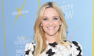 Reese Witherspoon glows in rare vacation photo with her husband - hellomagazine.com