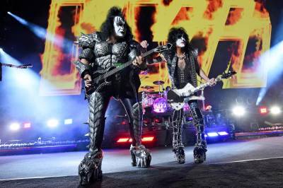 KISS Cancels More Shows After Gene Simmons Tests Positive For COVID-19 - etcanada.com - Illinois - Detroit - Ohio - Wisconsin