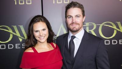 Stephen Amell Says He's 'Deeply Ashamed' About Being Kicked Off Flight and Still Making Amends With His Wife - www.etonline.com - Texas - Austin
