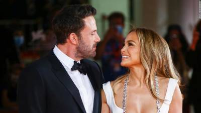 Jennifer Lopez and Ben Affleck return to the red carpet together - edition.cnn.com - Italy