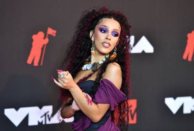Livestream: Watch The MTV VMAs Red Carpet - etcanada.com