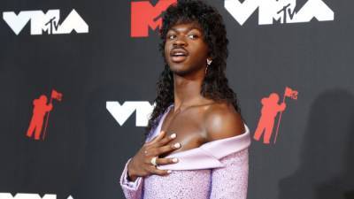 Lil Nas X Wins Video of the Year for 'Montero' at 2021 MTV VMAs - www.etonline.com