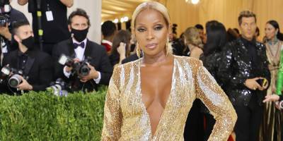 Mary J Blige Shimmers on the Carpet at Met Gala 2021 - www.justjared.com - New York