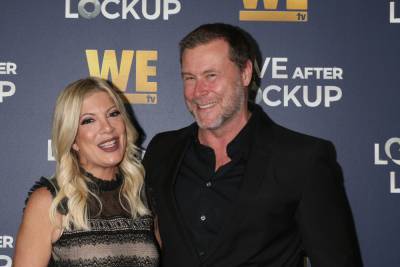 Dean McDermott Finds It ‘Weird That People Need To Know’ Why Tori Spelling Didn’t Have Her Wedding Ring On - etcanada.com