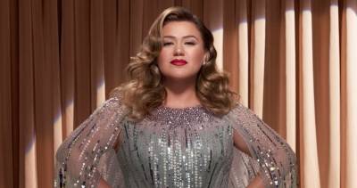 Kelly Clarkson announces festive single Christmas Isn't Canceled (Just You) - www.officialcharts.com - New York