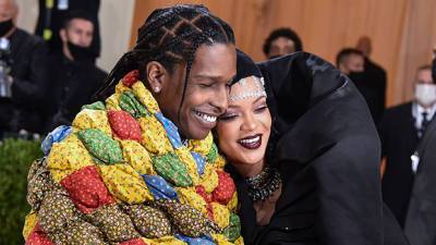 Rihanna A$AP Rocky Hold Hands During Late-Night Fish Market Date In NYC — Photos - hollywoodlife.com - city Harlem