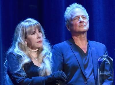 Former Fleetwood Mac Guitarist Lindsey Buckingham Claims Ex Stevie Nicks ‘Has Never Been Completely Over’ Him — 45 Years After Breakup - etcanada.com