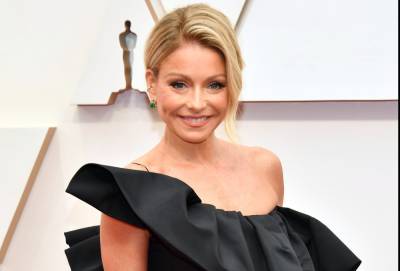 Kelly Ripa Claps Back At Fan Questioning Her ‘Younger’ Look In New Beach Photo - etcanada.com