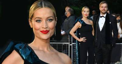 GQ Awards 2021: Laura Whitmore looks chic in sequined jumpsuit - www.msn.com