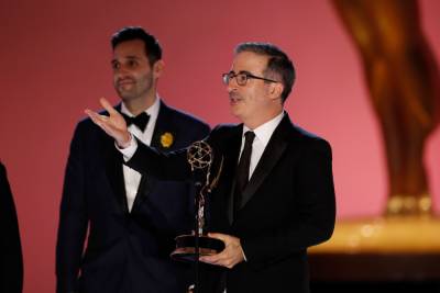 John Oliver Says ‘No One Was Funnier’ Than Norm Macdonald In Emmys Acceptance Speech - etcanada.com
