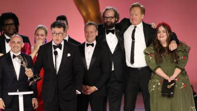 Stephen Colbert Reacts to Conan O'Brien Joining His Group for Their 2021 Emmys Acceptance Speech (Exclusive) - www.etonline.com