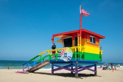 Hermosa Beach Pride Lifeguard Tower a permanent fixture on the sand - qvoicenews.com - Los Angeles