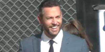 Zachary Levi Debuts New Trailer for 'American Underdog' on 'Jimmy Kimmel Live!' - www.justjared.com - USA - Centre