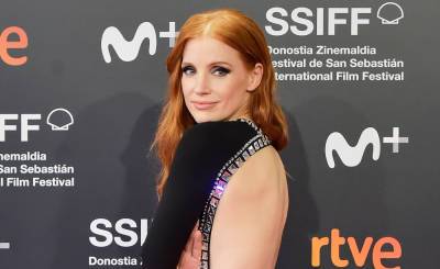 Jessica Chastain Is 'Feeling Cheeky' in This Backless Dress at 'The Eyes of Tammy Faye' San Sebastian Premiere! - www.justjared.com - Spain - county Sebastian
