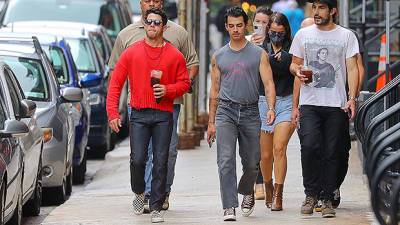 Joe Jonas Wears Muscle Shirt As He Hits The Streets of NYC With Bro Nick — Photo - hollywoodlife.com - Australia - New York