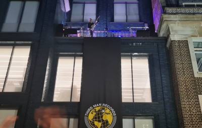 Watch Jack White play surprise London rooftop set to celebrate opening of Third Man Records - www.nme.com - USA - Nashville - Tennessee - Michigan - city Detroit, state Michigan